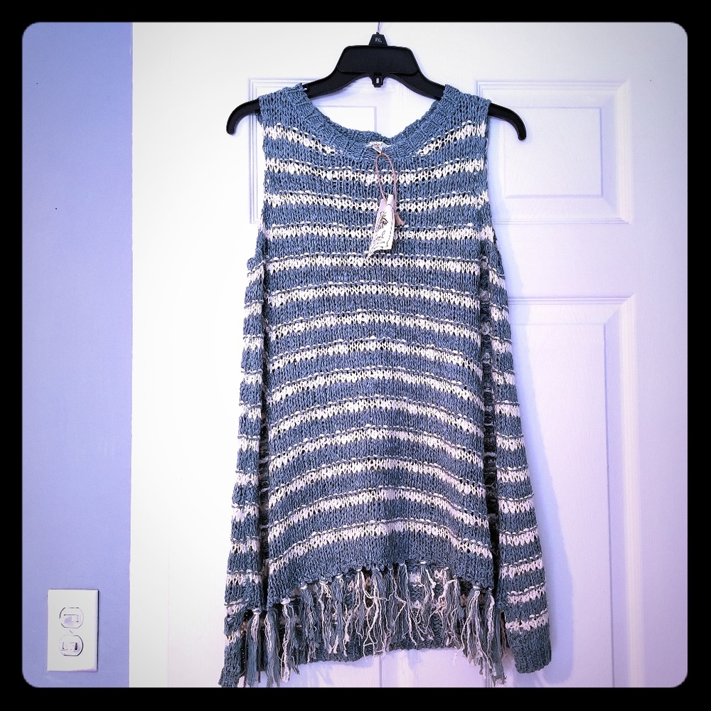 Easel NWT Striped Sleeveless Pullover Sweater M